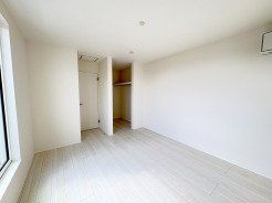 WICに面したお部屋、通常の洋室より使い勝手に優れます。