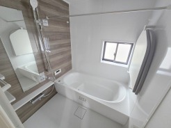 3号棟 広々1坪タイプのゆったり浴室ユニット。防カビ・抗菌素材なのもうれしい。