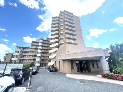 いつでもご案内いたします。リフォームにより綺麗なお部屋へ生まれ変わるお部屋が販売中です。お気軽にお問い合わせください。