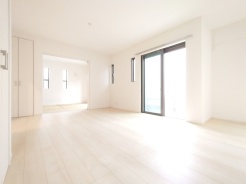 家族が自然に集りそうな広さが魅力のLDK。