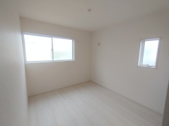 完成済み、実物をじっくりチェックできます。