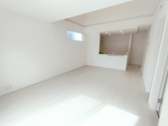 開放感と採光にこだわった、23帖のLDK。