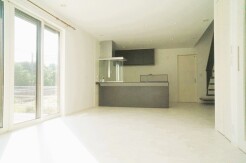 朝から日差しいっぱい、 早起きしたくなるLDK。