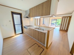 女性は特に気になるキッチン部分。今回、リフォームしました。