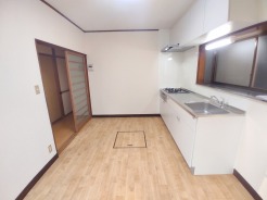 快適な新生活を迎えられそうな、新品のキッチンです。