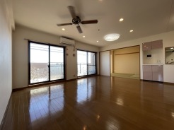 リビング空間にこだわりたい方に、見ていただきたい住宅です。