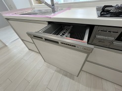 食器洗乾燥機付き、忙しい生活をサポートします。