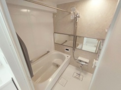 ユニットバスも新規交換。キレイなお風呂で疲れをリフレッシュ。