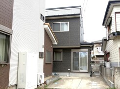 奥まった敷地延長ならでは。視線は少なく、自分のプライベートな空間を楽しめます。