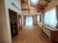 開放的なこの空間がお客様をお出迎えします。