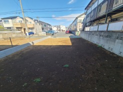 整然とした街並みに、広がる青空と心地よい風を感じる場所。