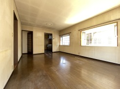 リビングは家具の配置も思いのまま。自由度が高い設計です。
現在リノベーション工事中で6月上旬完成予定。