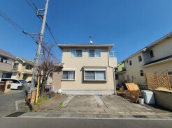 穏やかな日差しが心地よい、落ち着いた住まい。