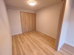 この部屋だれの部屋にしようかな、なんて会話を現地で楽しんでください。