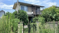 隣家とのゆとりにもこだわりを。広々敷地にご注目ください。