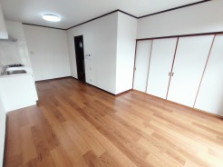 ご家族みんながゆったりくつろげる広々リビング。