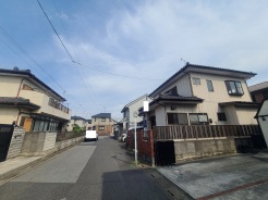 穏やかな空気が流れる住宅街の風景が、日々の暮らしに心地よい安らぎをもたらしてくれます。