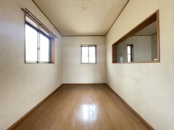 リビング空間にこだわりたい方に、見ていただきたい住宅です。
6月下旬フルリフォーム完成予定。