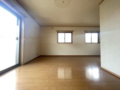 南向きのLDK、 日当たりにこだわった住宅がここに。
6月下旬フルリフォーム完成予定。