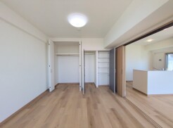 太陽の恵みを感じる、温もりと明るさにあふれたお部屋。