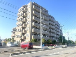 閑静な住宅地で、小さなお子様がいるご家族にも安心。