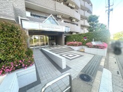 こちらのマンションは、全66戸のコミュニティです。