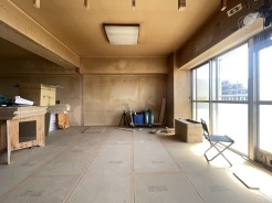 素朴な風合いが魅力的な室内です。素材感を生かしながら、自分らしい住まいを創り上げませんか
7月中旬リノベーション完成予定。