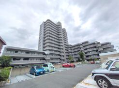 南大塚駅まで徒歩9分の近さ。 忙しい朝が助かる立地、 暮らしにゆとりが生まれます。