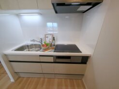 快適な新生活を迎えられそうな、新品のキッチンです。