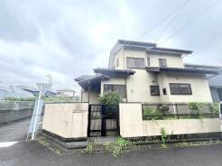 風通し・日当たりに優れる角地。開放感をお楽しみください。