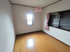 子供部屋には丁度良い洋室。