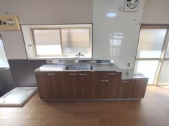 快適な新生活を迎えられそうな、新品のキッチンです。