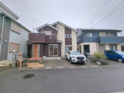 南道路に面した、陽当たり良好な物件です。
