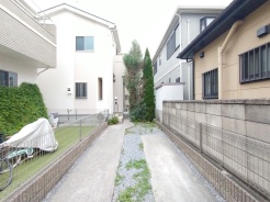 閑静な住宅地で、小さなお子様がいるご家族にも安心。