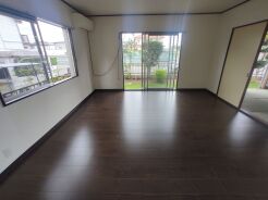開放感と採光にこだわった、13.5帖のLDK。