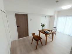 朝から日差しいっぱい、 早起きしたくなるLDK。