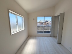 この部屋だれの部屋にしようかな、なんて会話を現地で楽しんでください。