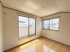この部屋だれの部屋にしようかな、なんて会話を現地で楽しんでください。