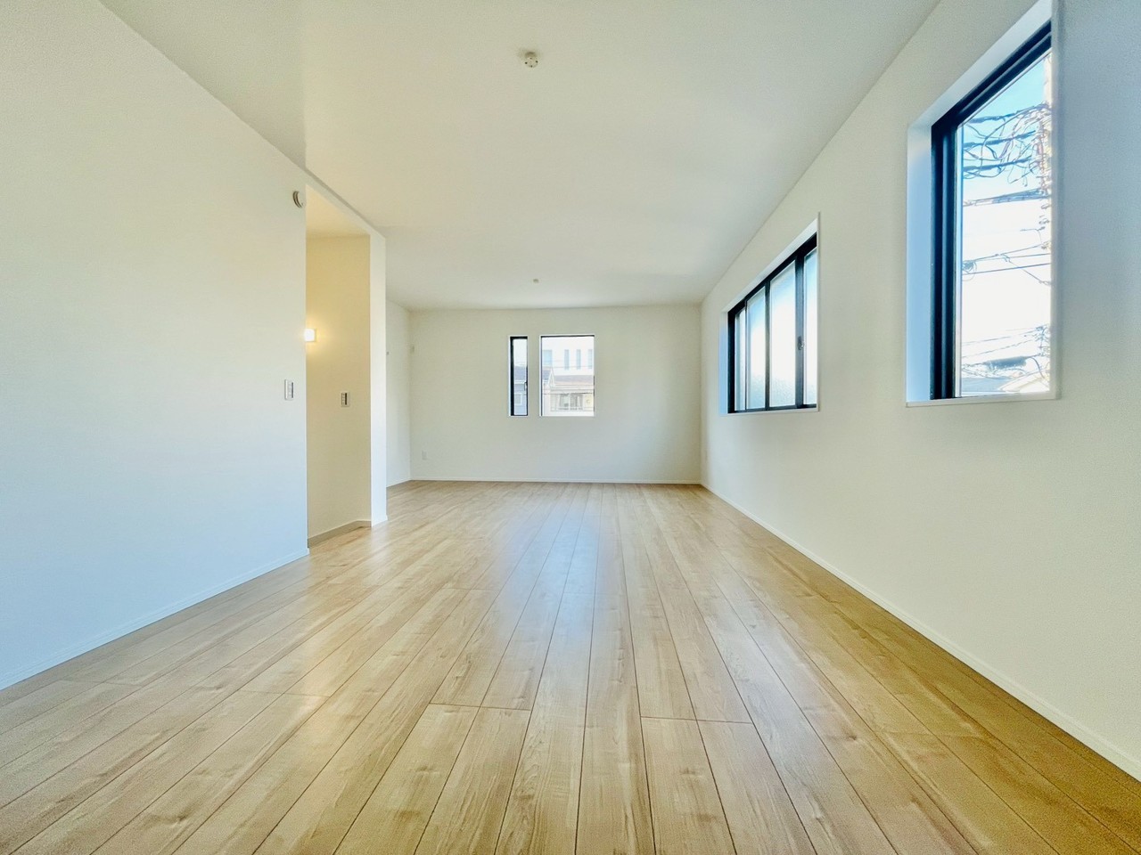 2号棟 開放感と採光にこだわった広々LDK。