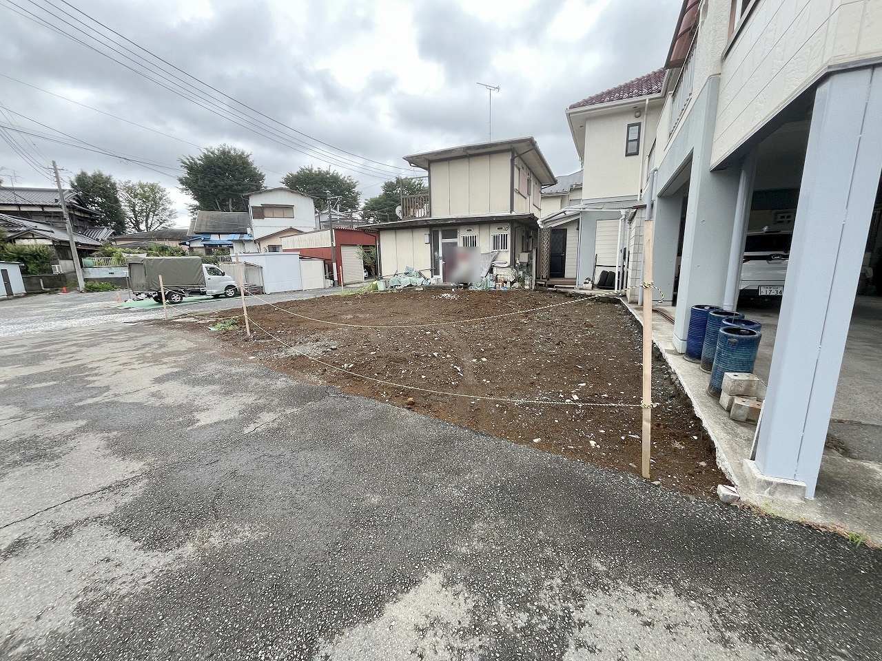 土地物件にはご確認頂くポイントがたくさんございます、土地だけのご見学の際もご遠慮せず、ぜひお気軽に担当スタッフにお申しつけくださいませ。
