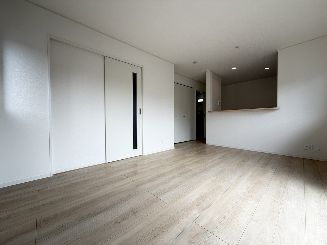 夕食の時間。家族、友人、両親、親戚との会話がより料理を美味しくしてくれる。あっという間に時間が過ぎてしまう居心地の良さは、普段はほっとする空間としてここにあります。