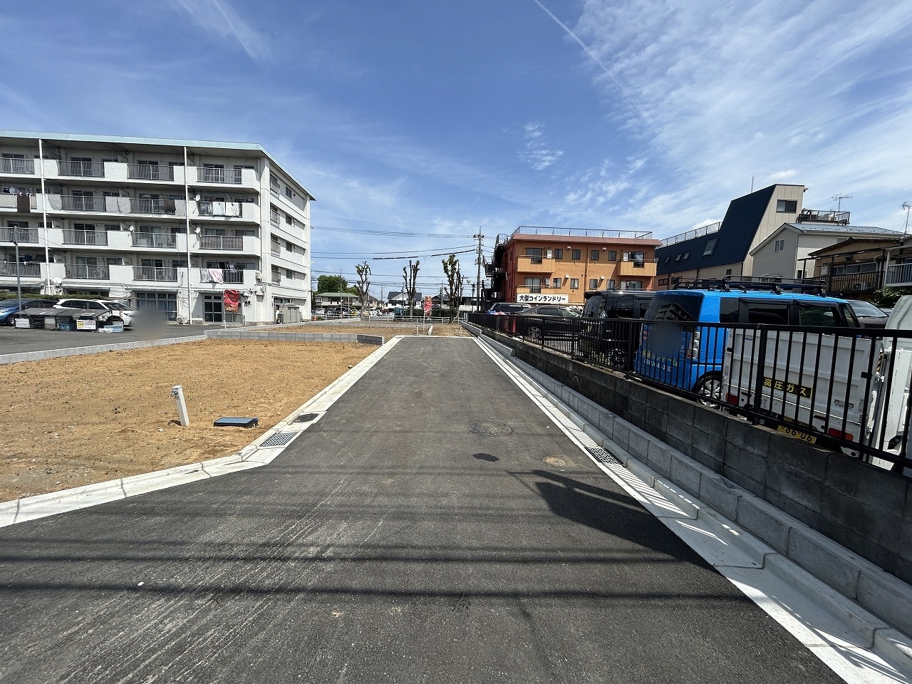 キレイな分譲地内の土地です。