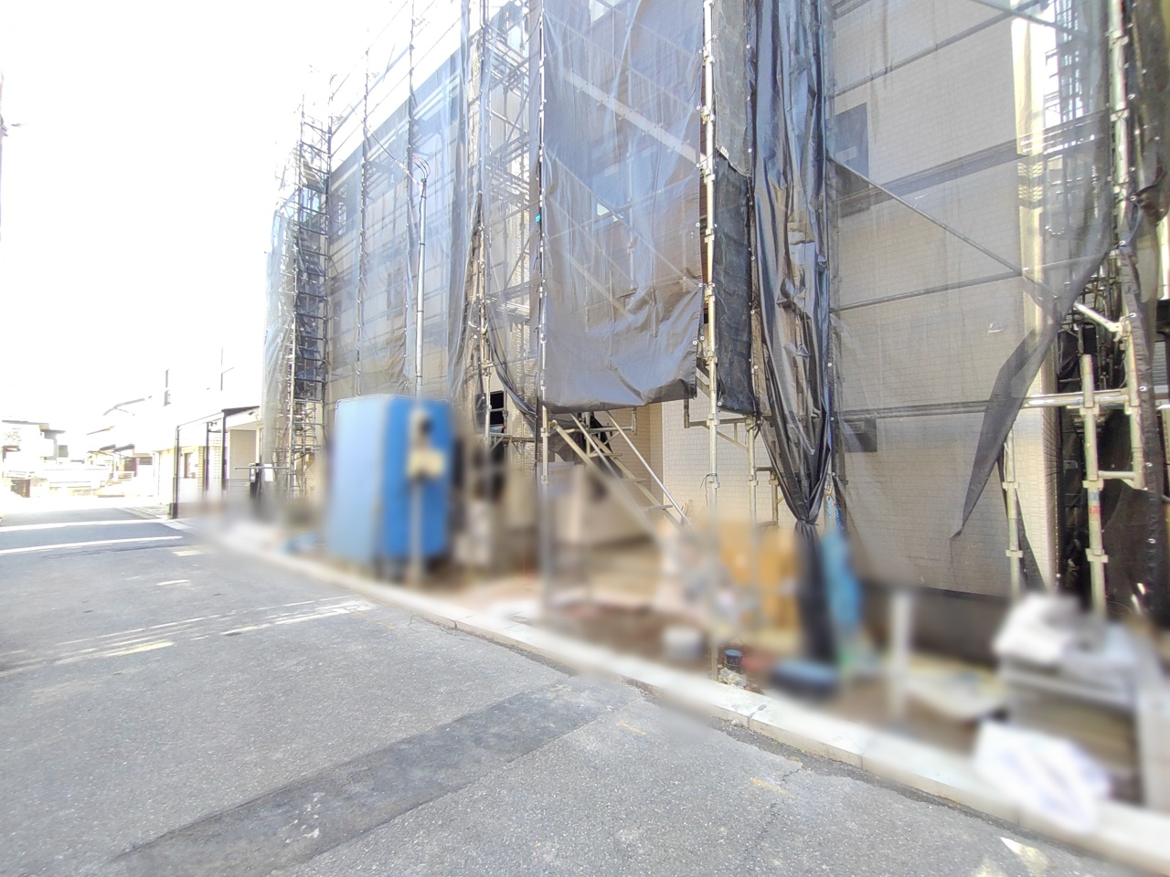 周辺環境と調和する、落ち着いた佇まい。