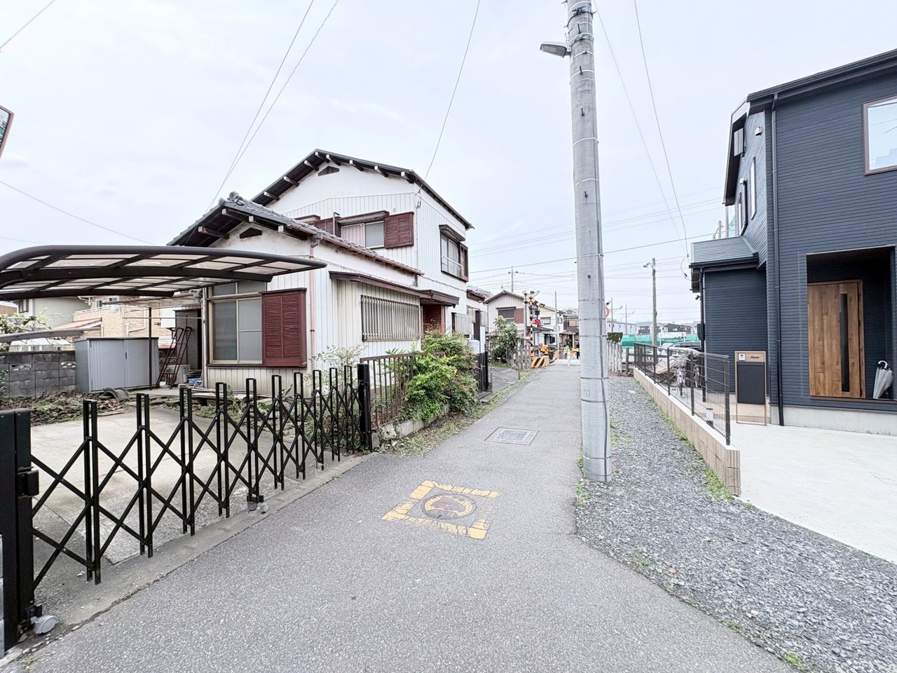 閑静な住宅街に佇む、落ち着きのある住まい。