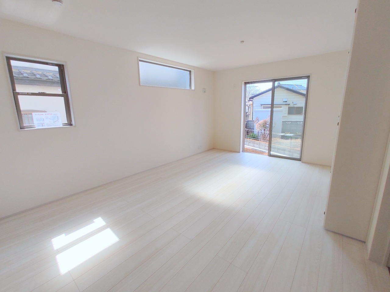 ご家族みんながゆったりくつろげる広々リビング。