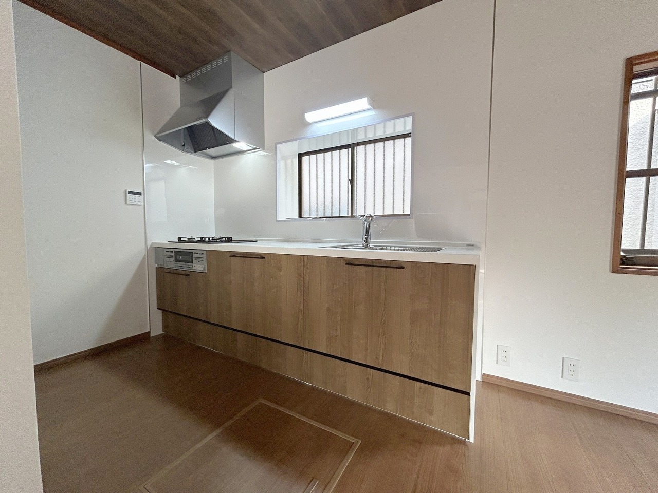 快適な新生活を迎えられそうな、新品のキッチンです。