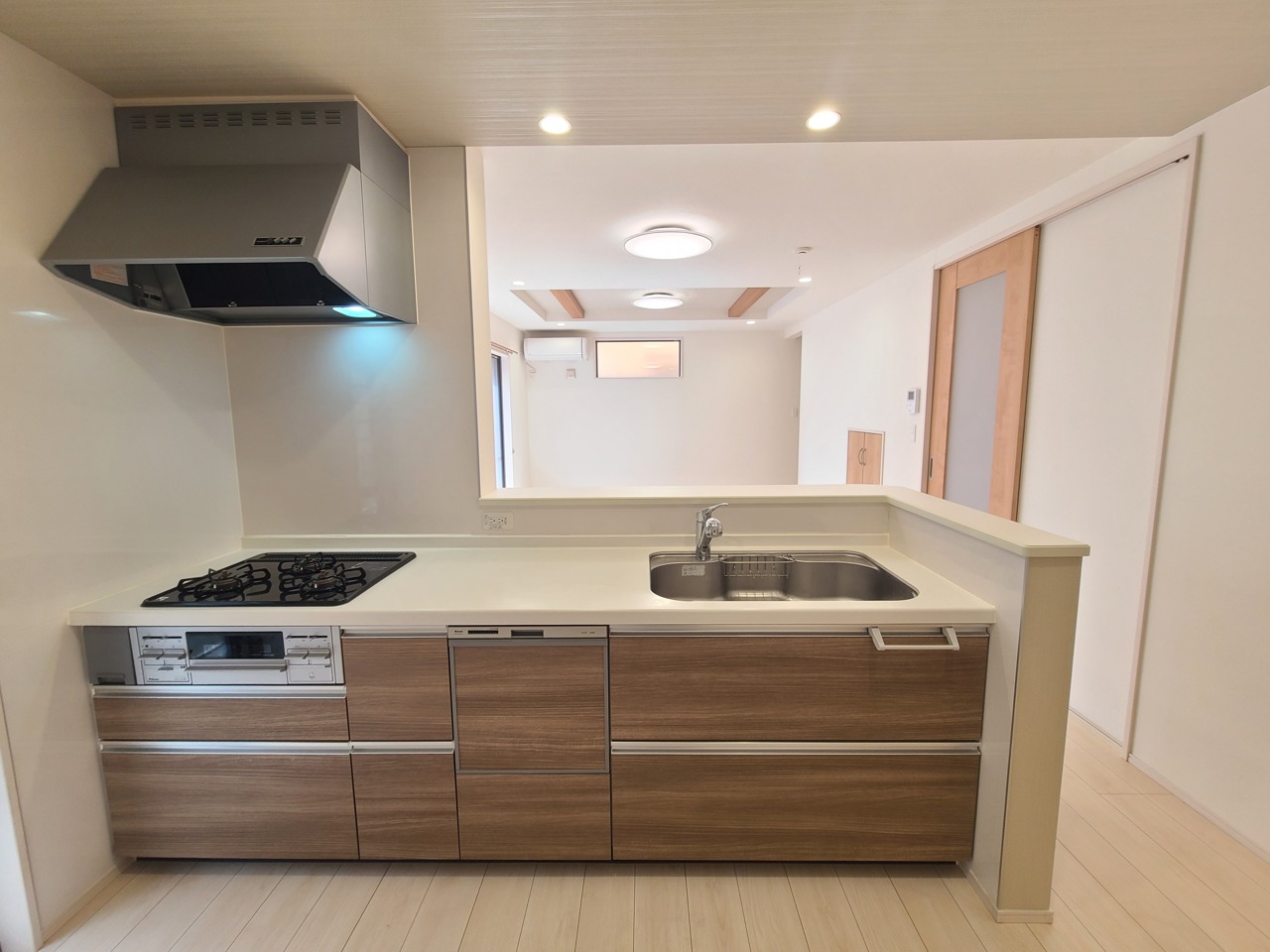 機能的で洗練された空間が、暮らしに彩りをもたらします